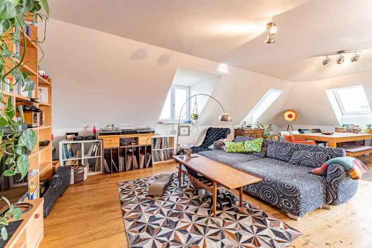 Nahe Luitpoldpark – Außergewöhnliche  4,5-Zi. Maisonette mit sonniger Süd-Dachterrasse