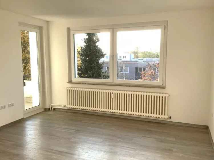 Helle und sanierte 3 Zimmer-Wohnung mit Balkon in Baumheide