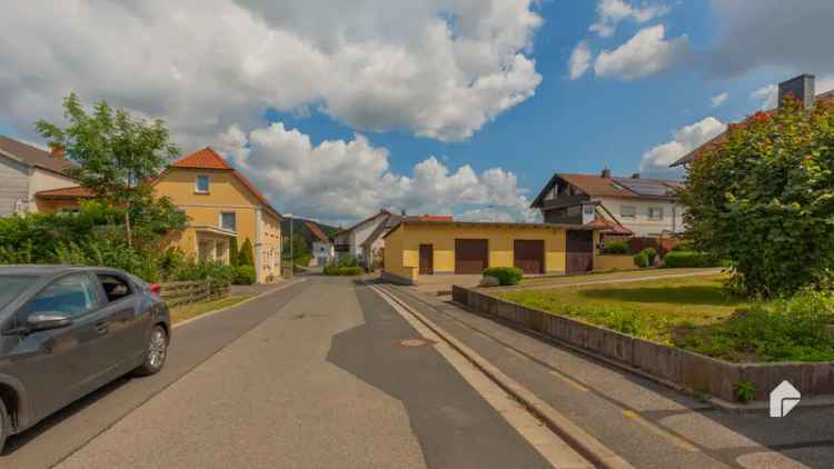 Charmantes Einfamilienhaus mit großer Werkstatt in schöner Lage von Marktgraitz