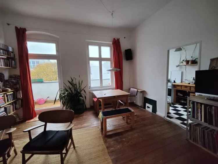 Mieten 2 Zimmer Wohnung in Neukölln mit Balkon und Aussicht