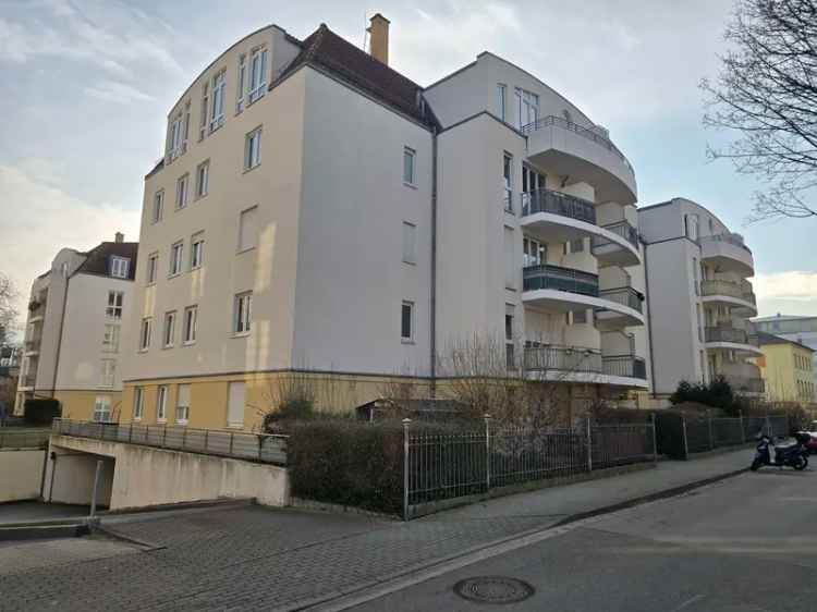 Mieten 1 Raumwohnung Dresden mit offener Küche und Balkon