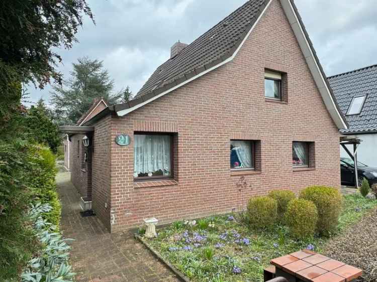 Einfamilienhaus kaufen mit großem Garten und Nebengebäuden