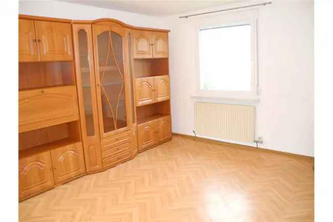 REMAX - Gemütliche 2,5-Zi-Wohnung in Stetten mit Stellplatz und EBK
