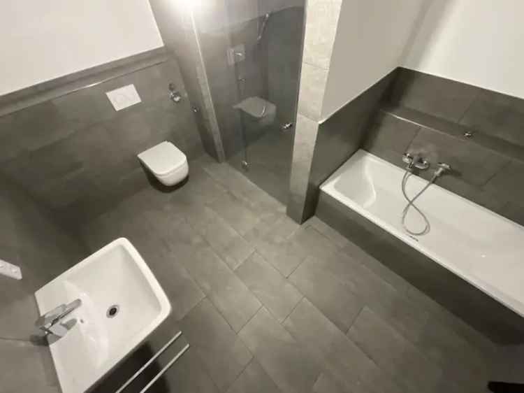 3-Raum-Loft auf großzügigen 127m² im Tabakquartier mit Parkett, Balkon und EBK.