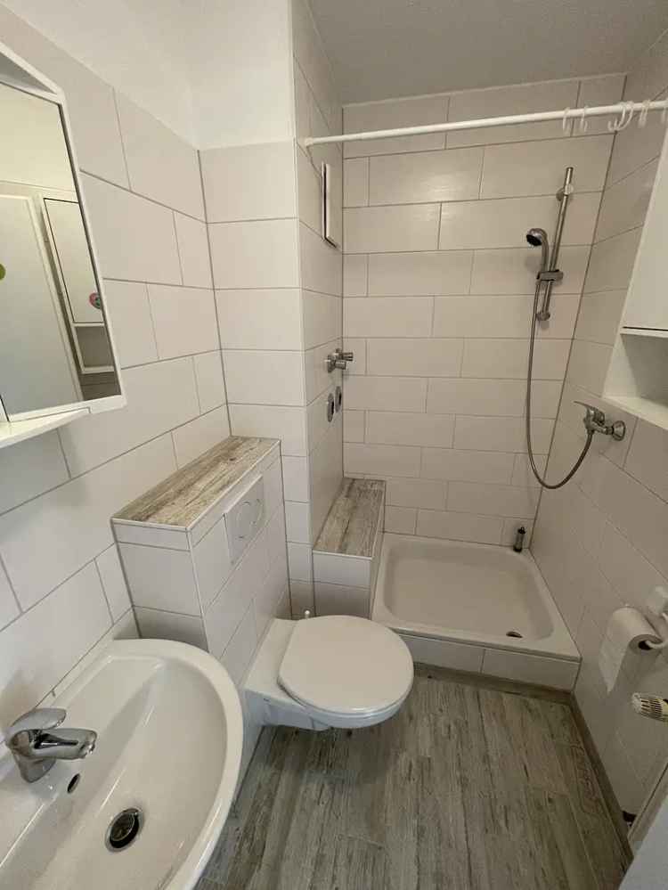 NEU renoviertes Appartement mit großem Balkon und EBK