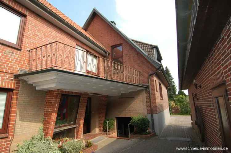 Mehrfamilienhaus mit 3 Wohneinheiten, Wirtschaftsgebäude, großzügigen Nebenflächen und großen Garten