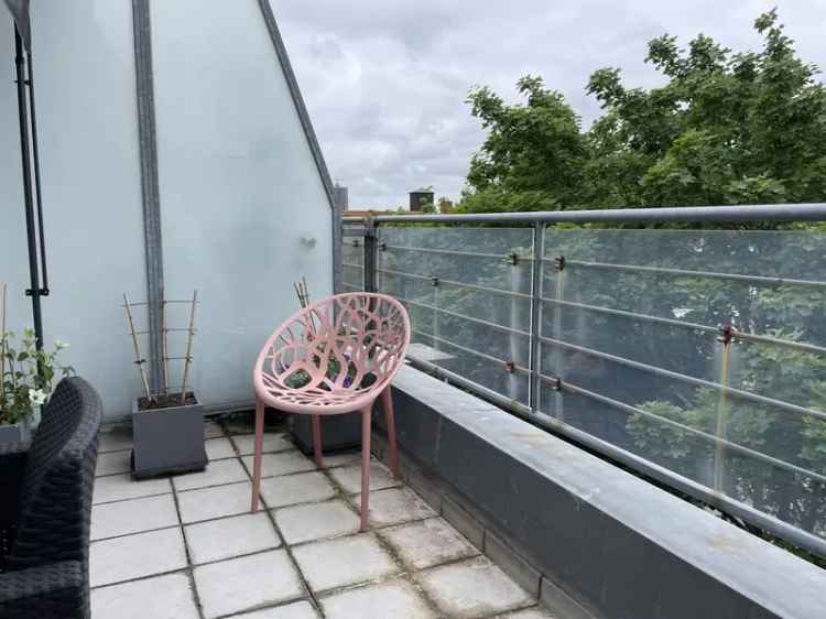 Mieten Sie eine Maisonettewohnung in Berlin mit Balkon und Aufzug