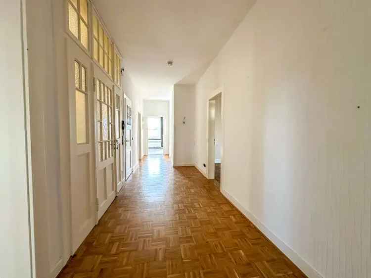 4-Zimmer-Altbauwohnung mit Blick ins grüne Mühlenbachtal – UKE
