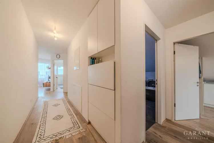 Geräumige 4 Zimmer-Wohnung in ruhiger Lage mit Balkon und guter Anbindung