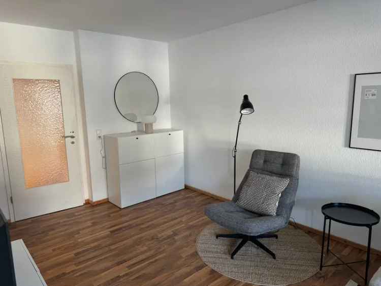 2-Zimmer Wohnung Frankfurt Niederursel m")blierte Wohnung Kurzzeitmiete Balkon