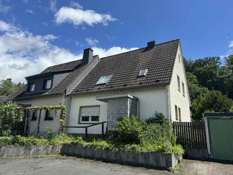 Sanierungsbedürftige DHH mit großem Grundstück und Potenzial in Bonn-Bad Godesberg- Handwerkertraum!