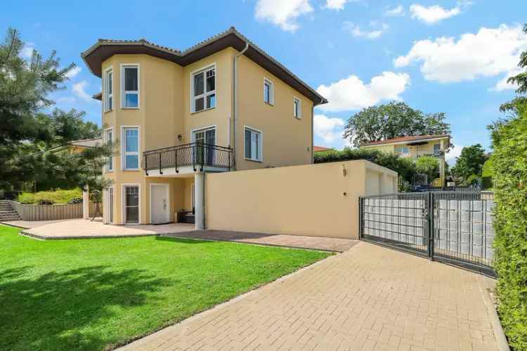 Erdwärme-Villa am See: Wertigkeit bis ins Detail