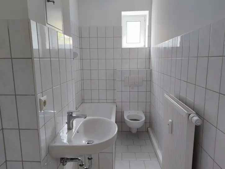 Frisch sanierte 2 Raum Wohnung...