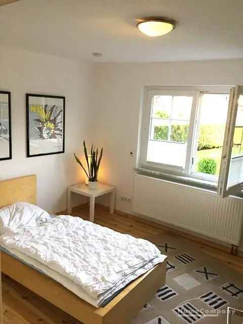 Vahrenheide-Sahlkamp, Modernes möbliertes  Zimmer in 3er-WG.