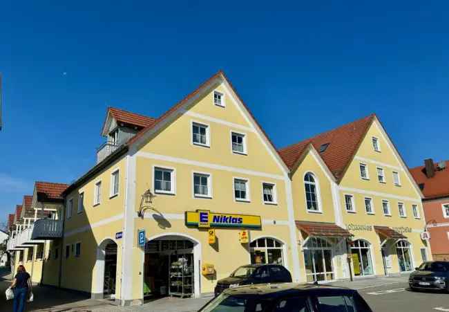 Hochinteressantes Immobilienpaket (Praxis mit Wohnung) - Bestlage direkt am Marktplatz!