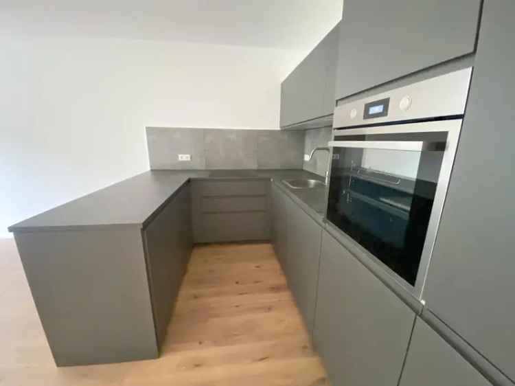 Moderne 2,5-Zimmer ETW, Erstbezug nach Sanierung, inkl. Stellplatz, ohne Courtage
