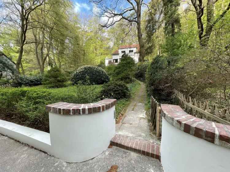 Historische Villa mit großem Potenzial für Erweiterung in Blankenese