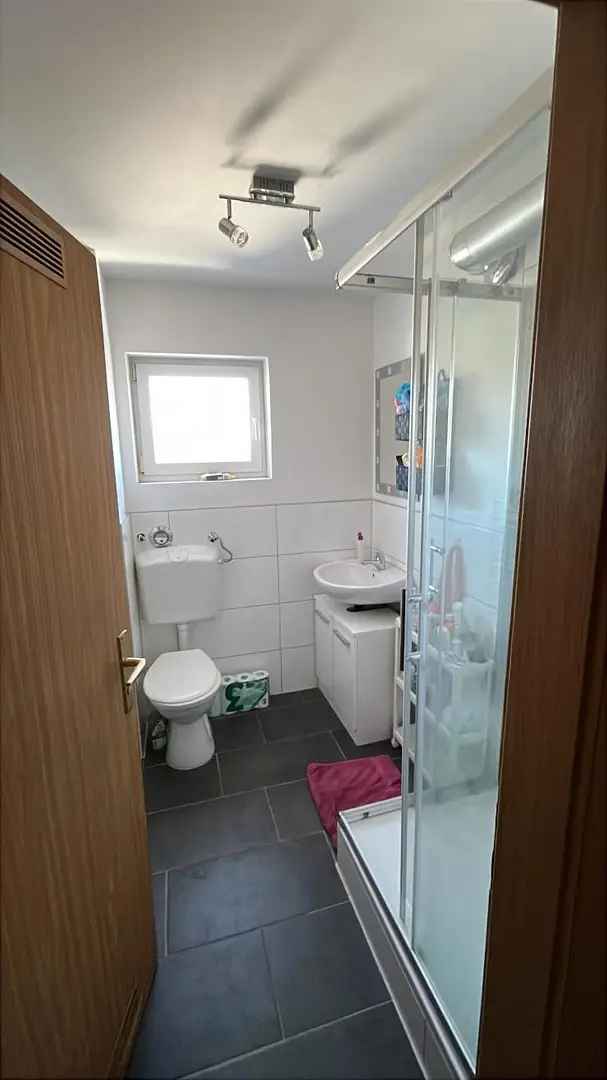 Schönes, helles Zimmer in Frauen-WG – Einzug jederzeit möglich!