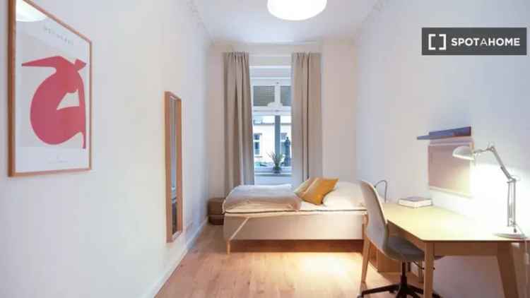 Zimmer in möblierter und betreuter Wohngemeinschaft / Moabit