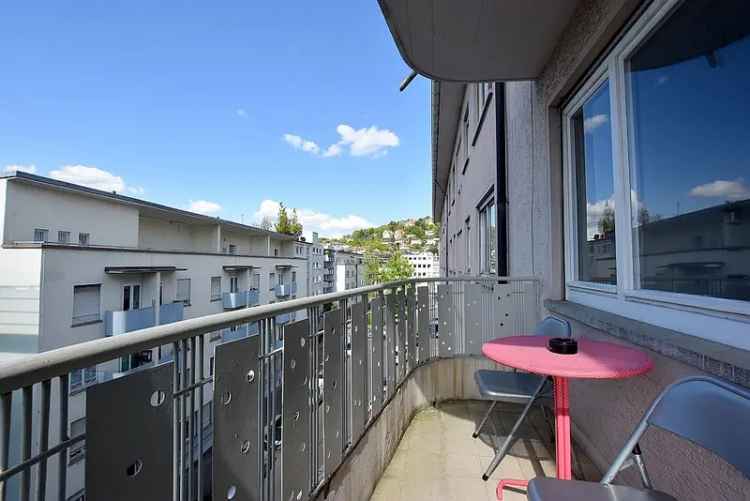 Modern möblierte Wohnung mit Balkon in Stuttgart Mitte