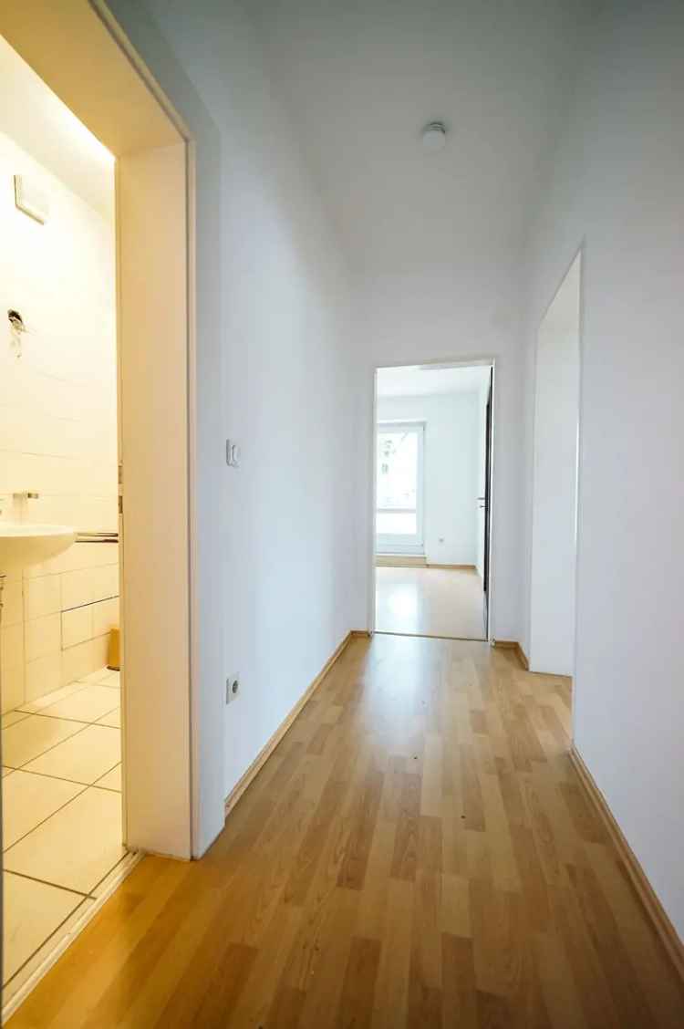 Penthouse-Feeling: Helle 1-Zimmer-Wohnung 43 m² mit imposanter Eckterrasse 34 m² in München 81247