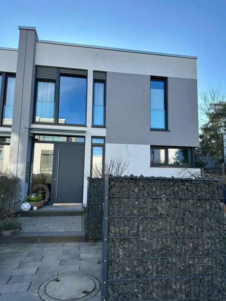 exklusive Doppelhaushälfte mit Garten in Friedrichsdorf/Dillinger Hang