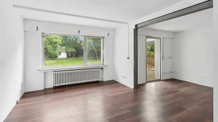 Familienhaus in Düsseldorf Lohausen mit Garten Terrasse und großem Keller