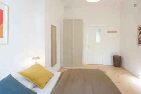 Wohnung (46.5 m²) zur Miete in Berlin (Asia Sex und Thaimassage, Bredowstraße 6, 10551 Berlin, Germany) - immosurf.de