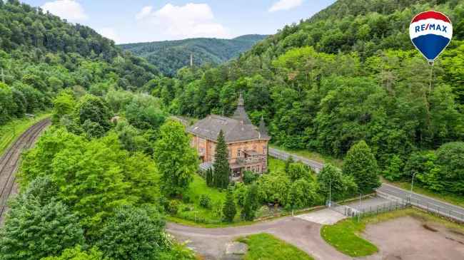 **Villa Hemmer** Prächtige Villa im Renaissance-Stil mit barocken Akzenten