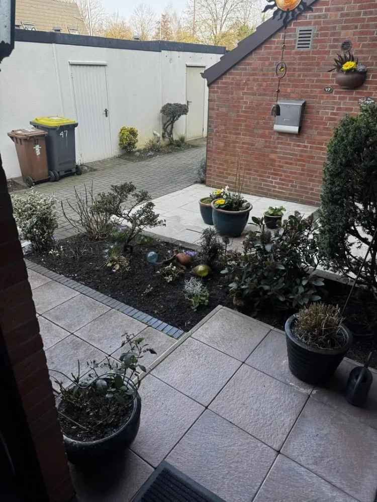 RESERVIERT: Stuhr-Moordeich | Reihenhaus mit Garage und Garten in Südlage