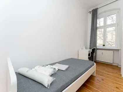 WG-Zimmer (30.58 m²) zur Miete in Berlin (Bagel & Friends, Wühlischstraße 58, 10245 Berlin, Germany) - immosurf.de