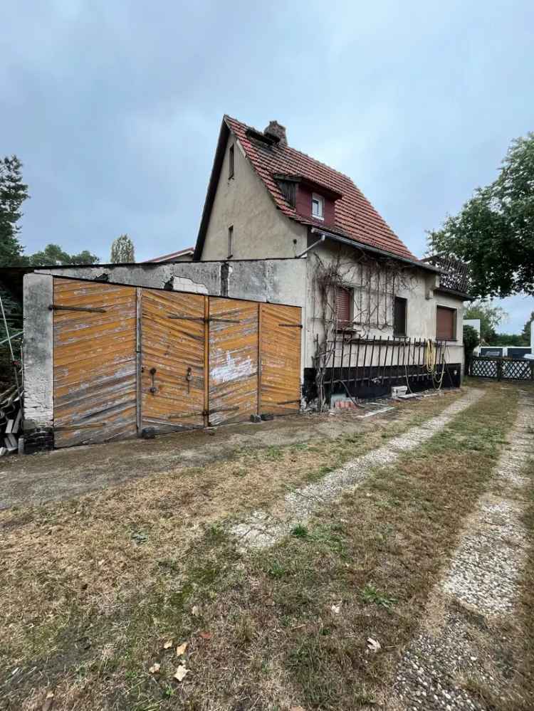 Einfamilienhaus mit viel Potenzial in Berlin-Uhlenhorst mit hervorragender Verkehrsanbindung