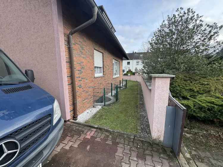 Familienhaus mit Doppelgarage und Garten - Renoviert und erweitert