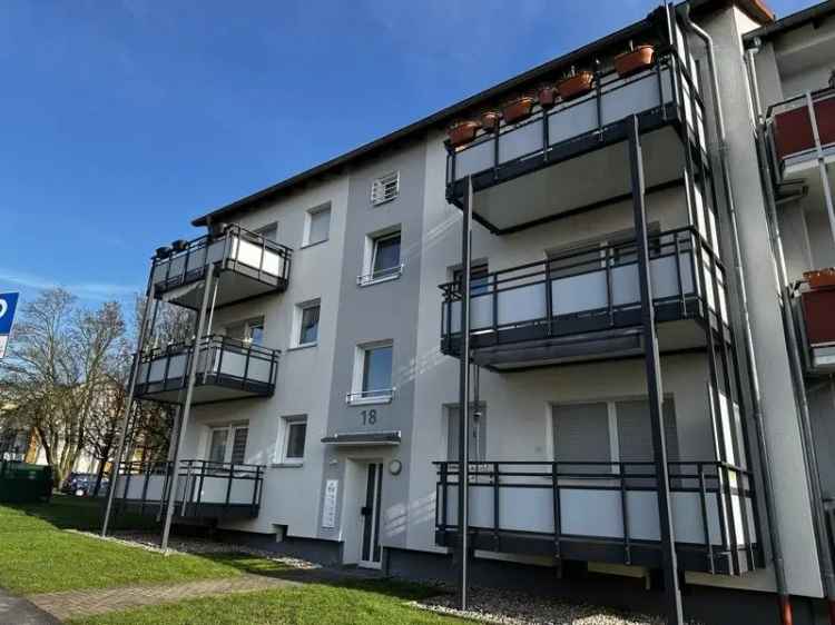 Renovierte Wohnung f"