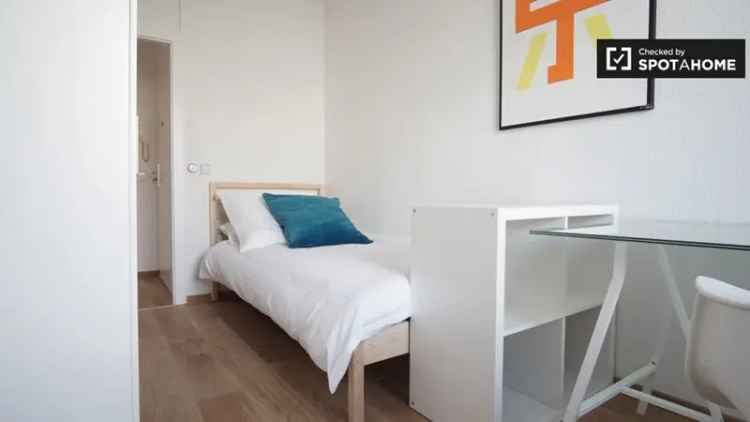 Zimmer in 4-Zimmer-Wohnung in Treptow-Köpenick, Berlin