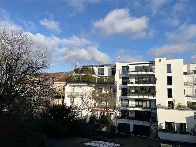 Heißbegehrte Altbaucharme -3- Zi. ETW mit Balkon/Stellplatz in K-Lindenthal