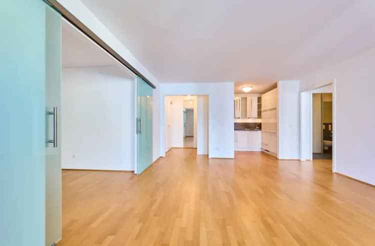 Attraktive, sehr ruhige 3-Zimmer-Wohnung mit Balkon in begehrter Lage von Haidhausen