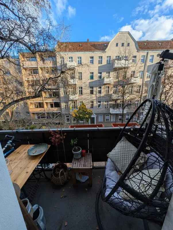 Miete Altbauwohnung in Mitte Berlin mit Balkon und neuer Ausstattung