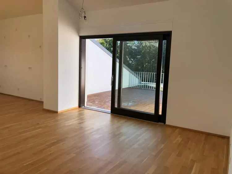 *** Neuwertige Maisonette-Wohnung mit großzügiger Dachterrasse in Niedernhausen ***