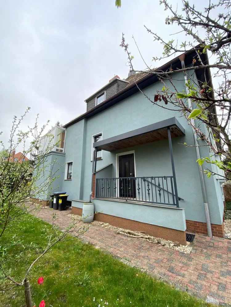Tolles Reihenendhaus in Leipzig-Marienbrunn mit Wintergarten, Balkon,Tiefgarage & Kamin zu verkaufen