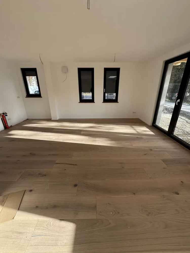 126m² 4 Zimmer Wohnung Garten Tageslicht Souterrain Neubau