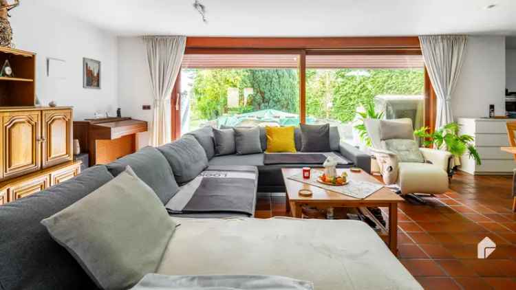 Einfamilienhaus kaufen in ruhiger Naturlage mit Südterrasse und 5 Bädern