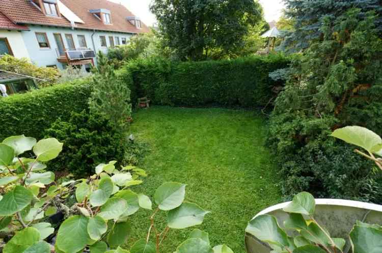 Mietangebot Doppelhaushälfte in beliebter Lage mit Garten und Garage