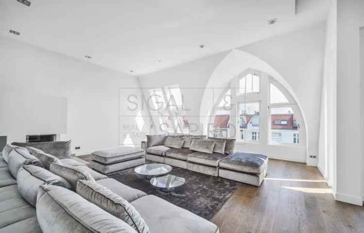 LUXURIÖSES HIGH END DACHGESCHOSS  NUR WENIGE SCHRITTE ZUM KU’DAMM