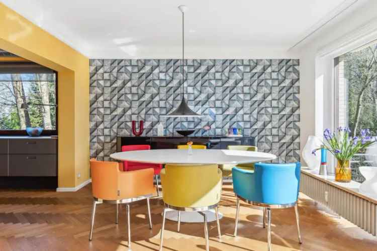 Frühlingsgefühle in der Elbchaussee: Einzigartige, sonnenverwöhnte Retro-Wohnung