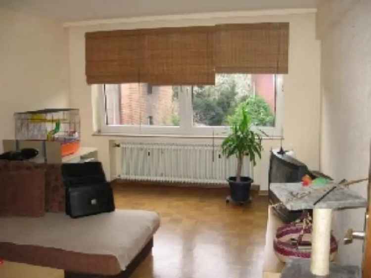 Helle 2 Zimmer Wohnung mit Tageslichtbad und Balkon