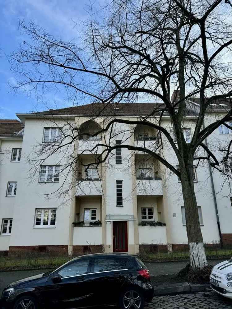 2,5-Zimmer-Wohnung mit Loggia in ruhiger Lage (vermietet)