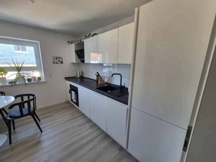2,5-Zimmer Wohnung in zentraler Lage mit moderner Einbauküche