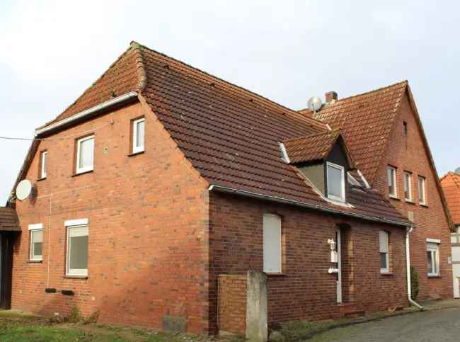 Zweifamilienhaus mit Scheune und Ausbaureserve