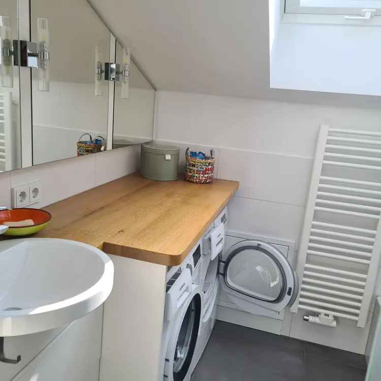 4,5 Zi Wg in 2 Parteienvilla mit Dachterrasse und privatem Wellnessbereich (Wfl 120 qm)